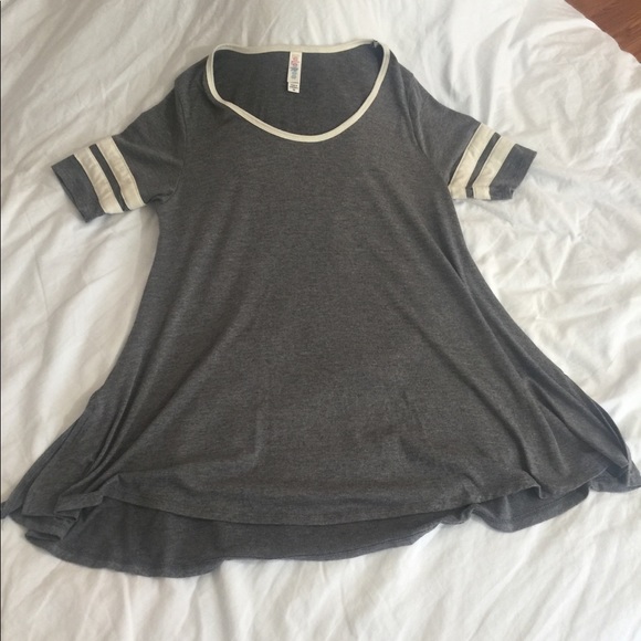 LuLaRoe Tops - Gray Lularoe tunic top